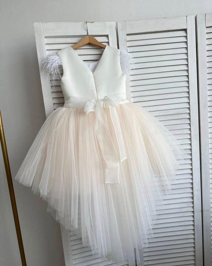 White dress with train decorated powder flowers