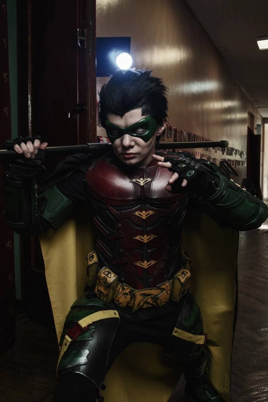 Robin cosplay suit