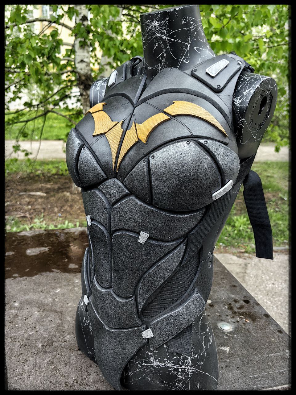 batgirl-cosplay-armor-front-eva-foam