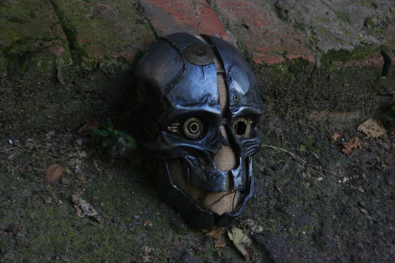 Corvo Attano cosplay mask inspired by Dishonored