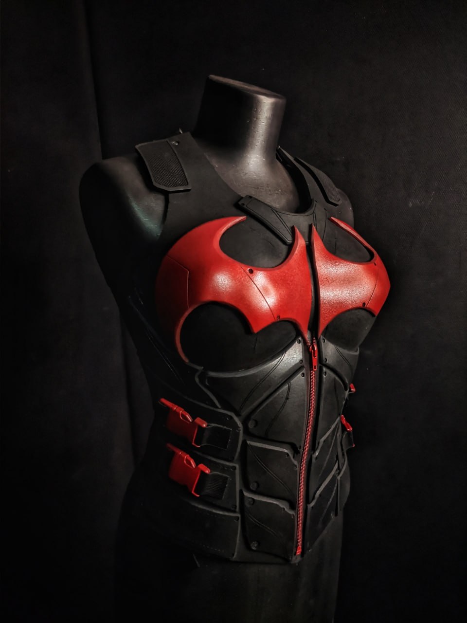 Batwoman chest/abs armor