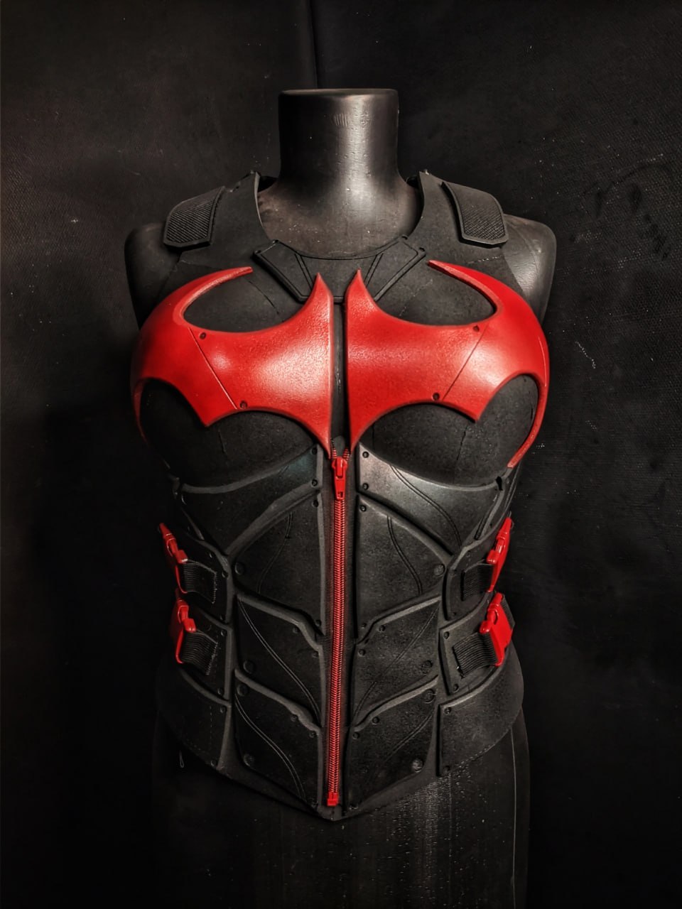 Batwoman chest/abs armor