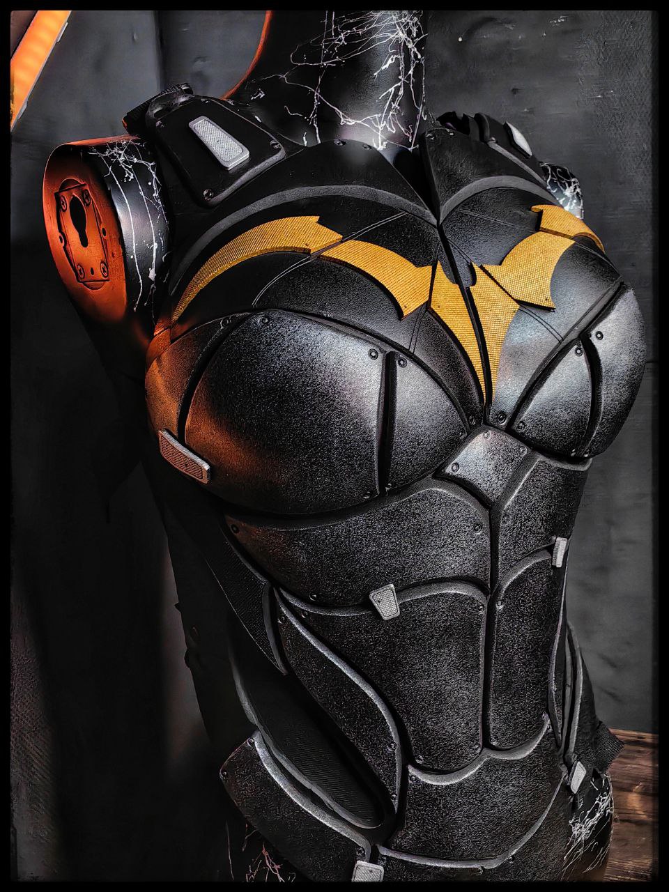 Batgirl female chest v2