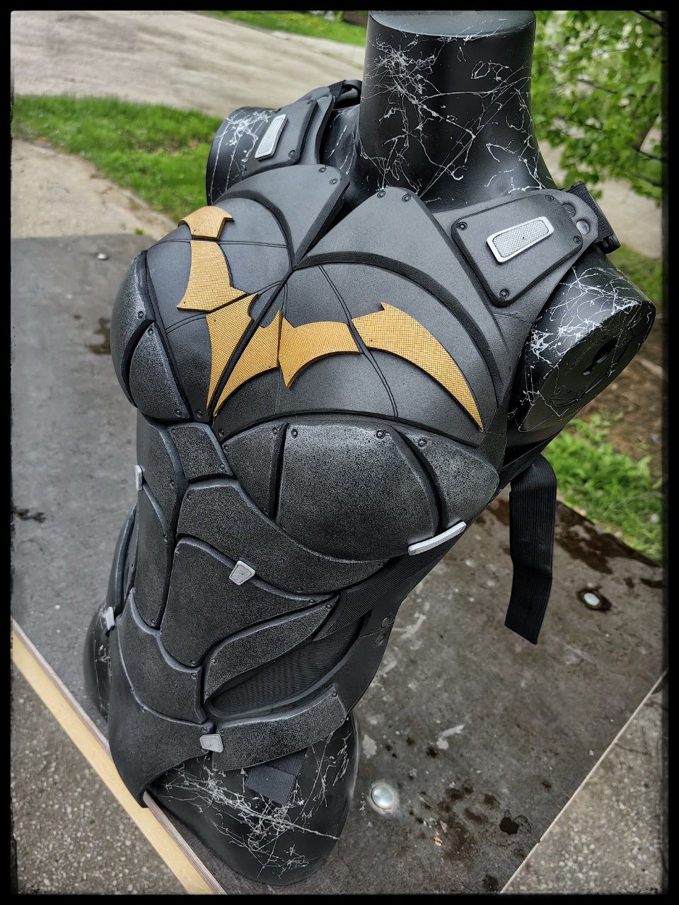 Batgirl female chest v2