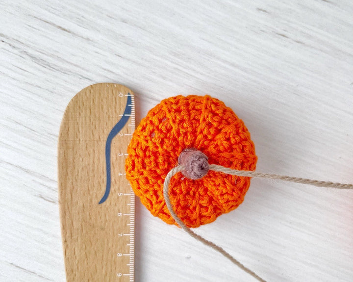 Pumpkin garland, Crochet pumpkins, Crochet garland, Farmhouse garland, Halloween crochet, Thanksgiving garland, Fall decor